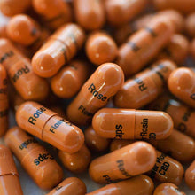 Load image into Gallery viewer, Rose Los Angeles, Designed Rose CBD Capsules simply because they couldn’t find anything else like them. "We wanted all the health benefits that full-spectrum CBD promises but without any of the unnecessary chemicals or solvents found in most other options.