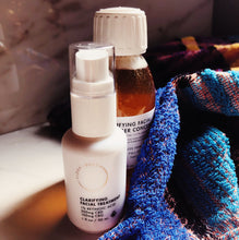 Load image into Gallery viewer, Combat and prevent body breakouts and irritation-based skin conditions with our ultra-clean, retinol-infused Body Treatment. Our first of its kind formula combines USDA Organic cannabis with one of the world’s most effective retinols, allowing for maximum results without the irritation. By enhancing cell turnover and renewal, users report improved skin clarity and a healthier body image.