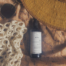 Load image into Gallery viewer, The perfect addition to your daily self-care ritual. Sól pairs an uplifting blend of orange, crisp grapefruit, bergmot, spicy ginger, and clary sage, with actives CBD, CBG, Arnica and Magnesium to soothe, replenish, and revitalize your body and mind. Carpe Diem.