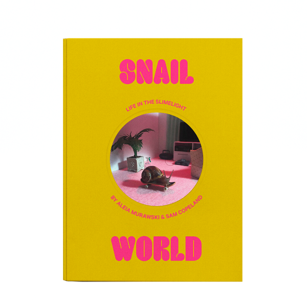 Snail World: Life in the Slimelight is a collection of absorbing snapshots from an alternate universe where snails drink bubble tea at the mall, hit tiny bongs, and get beamed up into flying saucers. 